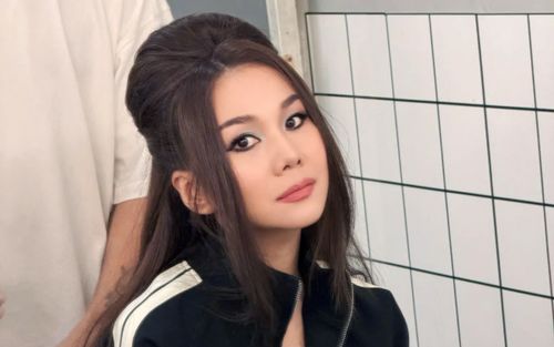 Siêu mẫu Thanh Hằng: 'Tôi te tua, cơ thể bầm tím đều đặn'