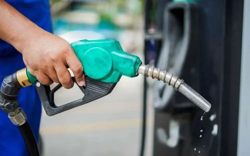 Giá xăng dầu hôm nay 7/2: Quay đầu tăng