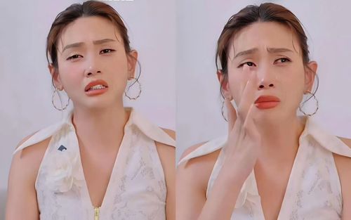 Võ Hoàng Yến bật khóc: 'Nhờ có con, tôi mới dám ôm hôn mẹ'