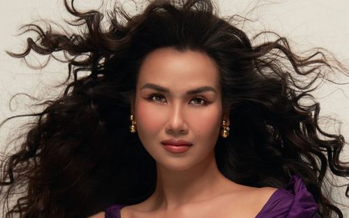 Những bộ trang phục 'hút mắt người nhìn' của Võ Hạ Trâm