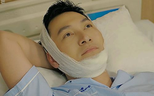 Mạnh Trường bị chấn thương, phản ứng khán giả gây chú ý