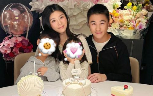 Siêu mẫu Hề Mộng Dao đón tuổi mới bên chồng thiếu gia và hai con