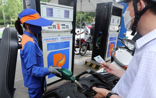 Giá xăng dầu hôm nay 11/3: Giảm mạnh dữ dội