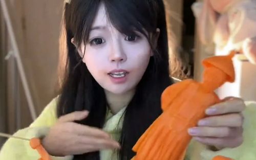 Dùng răng cắn cà rốt, cô gái 25 tuổi 'điêu khắc' nên Vạn Lý Trường Thành gây sốt mạng xã hội