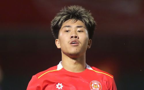 Cầu thủ Việt kiều ghi 3 bàn khiến Đình Bắc phải ngước nhìn