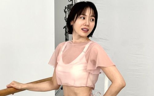 'Chị đẹp' Son Ye Jin khoe eo nổi rõ múi cơ sau gẩn 4 năm sinh con