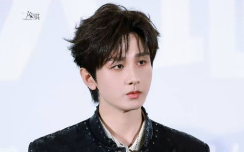 Ồn ào tuổi tác của Thành Nghị gây bão mạng, người trong cuộc lên tiếng