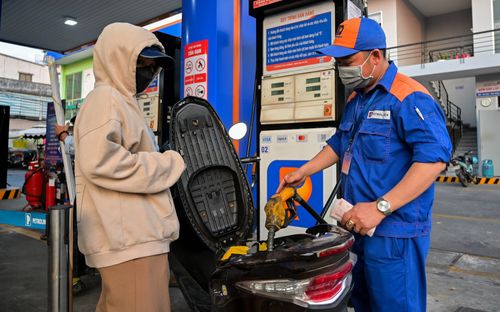 Giá xăng dầu hôm nay 22/3: Tăng cực mạnh