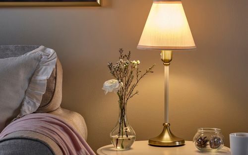 Bật đèn ngủ mỗi đêm, cô gái 20 tuổi tăng cân lên 100kg