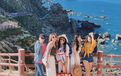 Giá xăng dầu leo thang, đi du lịch sao cho vẫn 'chill' mà không 'cháy ví'?