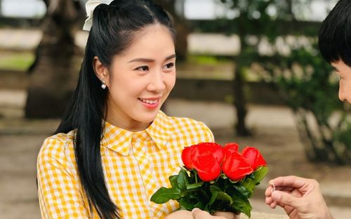 Lê Phương công khai ảnh cũ, lần đầu tiết lộ về quá khứ 10 năm trước