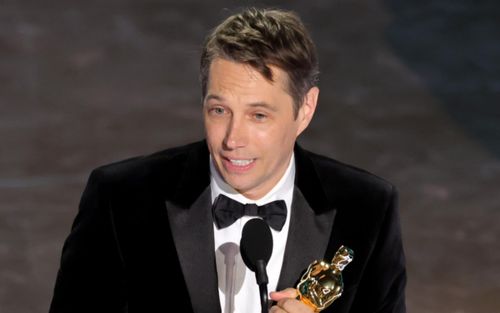 Đạo diễn nổi tiếng nhất thế giới, giành 100 giải thưởng chỉ nhờ 1 bộ phim