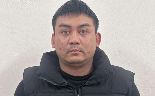 Đánh con gái và vợ đang mang thai, bố bị con tố cáo lên Công an