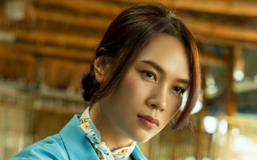 Đồng hồ bình dân của Mỹ Tâm trong phim Tài