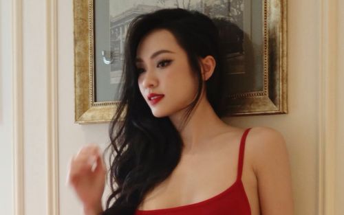 Thời trang táo bạo của Vũ Thúy Quỳnh sau khi hẹn hò Đức Phạm