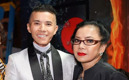 Kasim Hoàng Vũ qua đời khi ăn trưa, trong vòng tay của mẹ