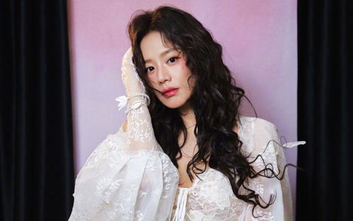 Mã Tư Thuần ngầm xác nhận chia tay bạn trai nhỏ hơn 4 tuổi