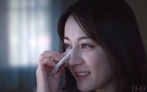 Địch Lệ Nhiệt Ba liên tiếp nhận tin buồn trong 1 ngày