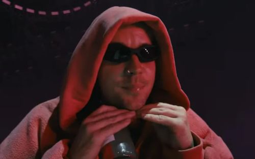 Tranh cãi xoay quanh màn trở lại của Justin Bieber