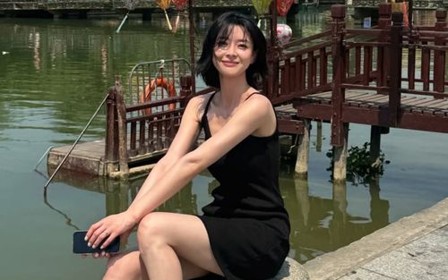 Nữ diễn viên đóng phim Itaewon Class tung loạt ảnh khoe visual xinh đẹp tại Việt Nam