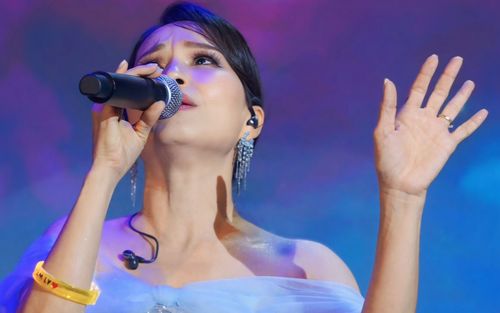 Cẩm Ly hát hit nổi tiếng nhất sự nghiệp, hàng trăm khán giả phản ứng