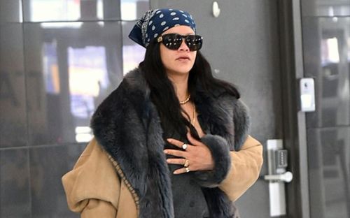 Rihanna xuất hiện gây chú ý