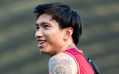 Ngả mũ trước Đoàn Văn Hậu