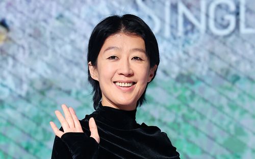 Ly hôn sau hơn 22 năm gắn bó, sao Hàn bất ngờ chọn cách sống khác lạ