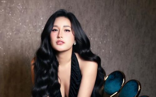 Mai Phương Thúy tung ảnh gợi cảm
