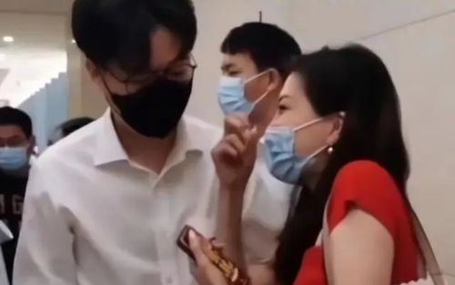 Gặp lại nhau sau 8 năm kể từ lần xem mắt, cặp đôi đưa ra quyết định khiến ai cũng bất ngờ