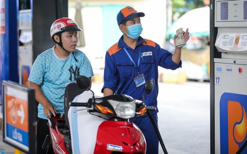 Giá xăng dầu hôm nay 2/4: Bật tăng cực mạnh