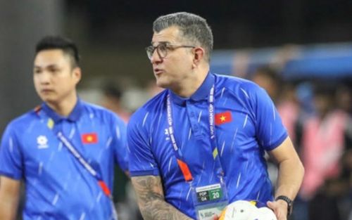 HLV Brazil chê Indonesia chỉ thủ trước Việt Nam