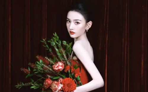 Tống Tổ Nhi hóa đóa hồng đỏ, khoe nhan sắc quyến rũ đầy cuốn hút