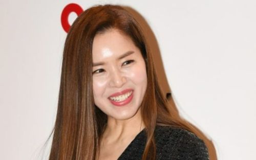 Nữ diễn viên hài Kim Ji Sun khoe vóc dáng săn chắc