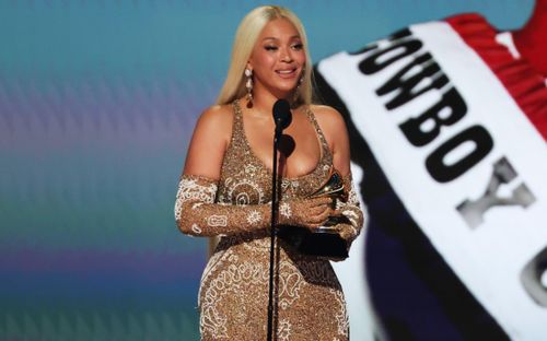 Beyoncé sắp tung album rock tri ân huyền thoại Prince?