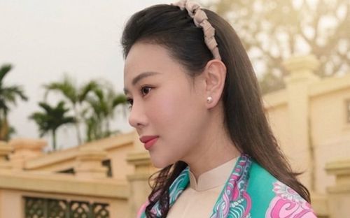 Người đặc biệt phản ứng khi Phương Oanh gây chú ý