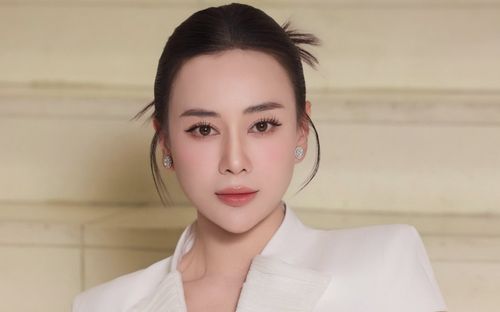 Học Phương Oanh nấu bát chè gồm 12 nguyên liệu để giữ gìn nhan sắc và bồi bổ sức khỏe