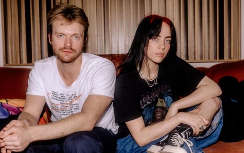 Billie Eilish phủ nhận mâu thuẫn với anh trai