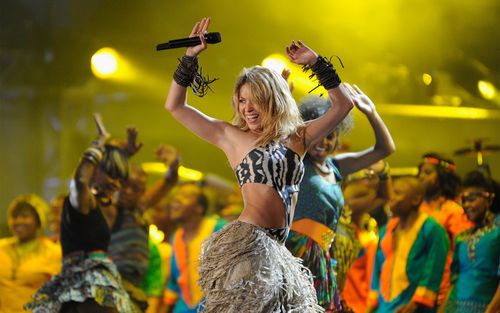 World Cup chưa bắt đầu, dân mạng đã gọi tên một nữ ca sĩ quen thuộc