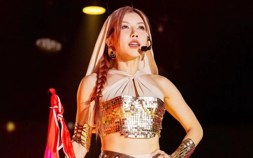 Trang Pháp vừa 'chào sân' show âm nhạc Trung Quốc đã gây tranh cãi