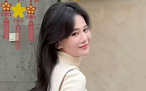 Vợ Shark Bình xuất hiện rạng rỡ trong hình ảnh mới