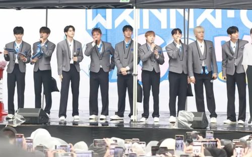 Wanna One hội ngộ sau nhiều năm, Khoảnh khắc 'xuyên không' đầy xúc động giữa lòng Seoul