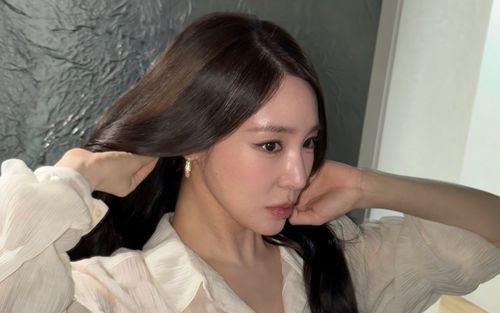 Tiffany Young ngày càng táo bạo sau kết hôn