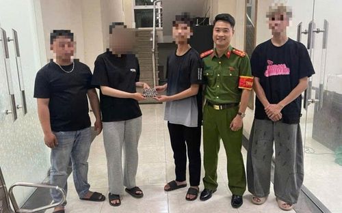 Xúc động trước nghĩa cử cao đẹp của chàng sinh viên