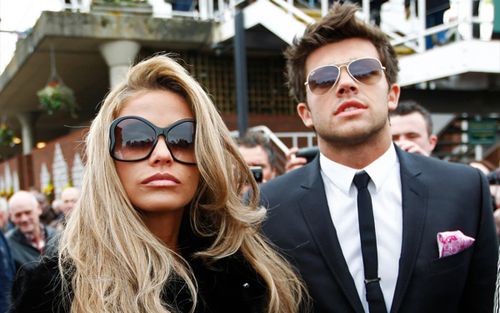 Người mẫu Katie Price chỉ trích tình cũ