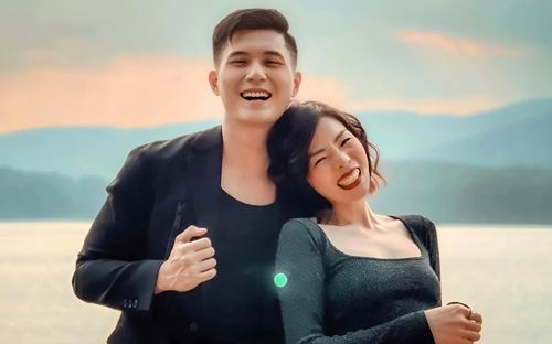 Lệ Quyên 'như cô vợ bé bỏng' bên người yêu kém 12 tuổi ở Nhật