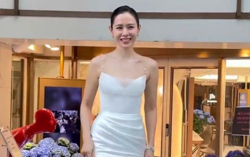 Son Ye Jin tiết lộ quá trình giảm cân nghiêm ngặt cho màn xuất hiện tại Baeksang