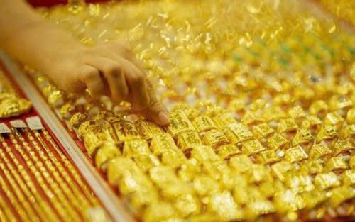 Tin tài chính hôm nay 11/5: Giá vàng lao dốc, USD ngân hàng tăng