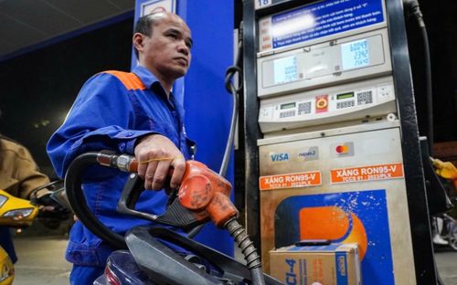 Giá xăng dầu hôm nay 13/5: Tiếp tục tăng mạnh