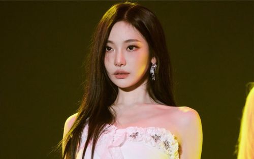 Ningning (aespa) bị bắt gặp giữa phố, thái độ người xung quanh khiến ai cũng bật cười